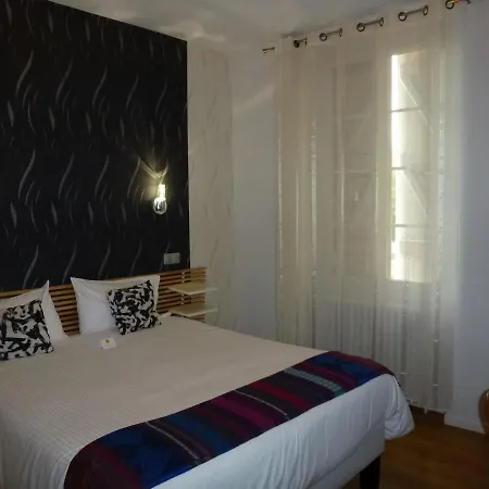 Logis L'arche De Hotel 2*