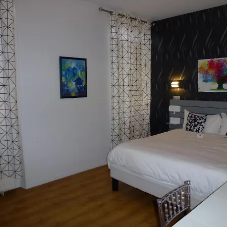 Logis L'arche De Hotell