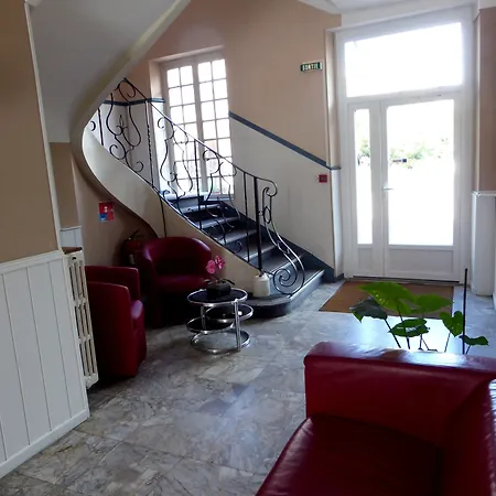 Hotel Logis L'arche De 2*