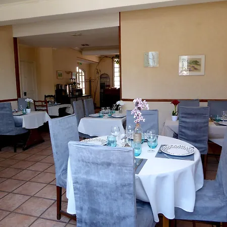 Hotel Logis L'arche De 2*