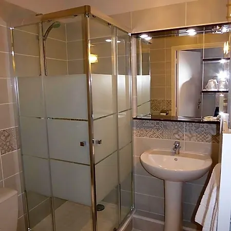 Logis L'arche De Hotel 2*