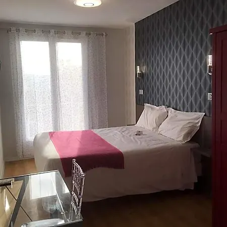 Logis L'arche De Hotel 2*