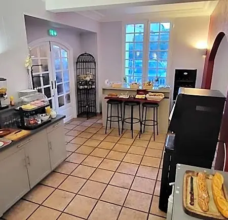 Logis L'arche De Hotel 2*