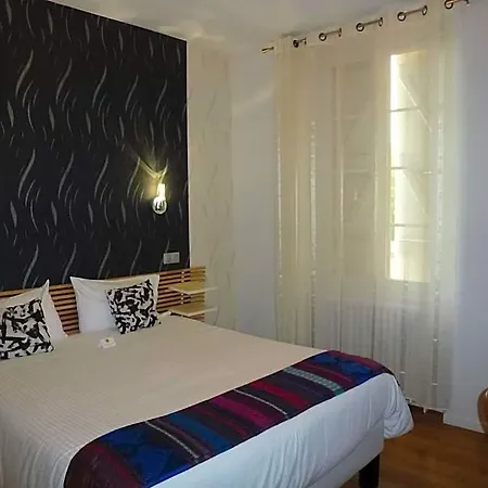 Logis L'arche De Hotel 2*