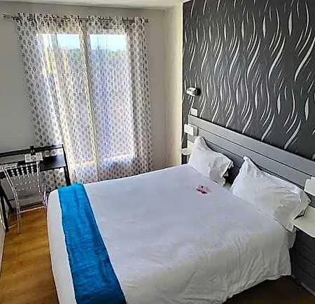 Hotel Logis L'arche De 2*