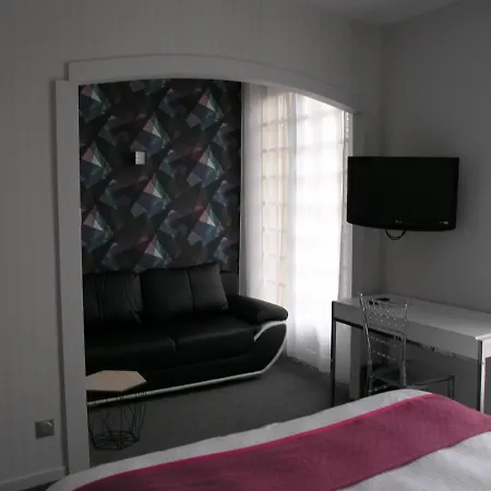 Logis L'arche De Hotel 2*