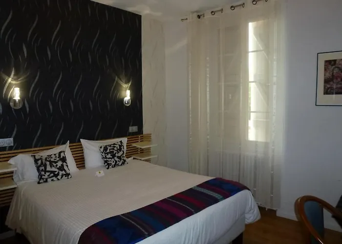 Logis L'arche De Hotell 2*