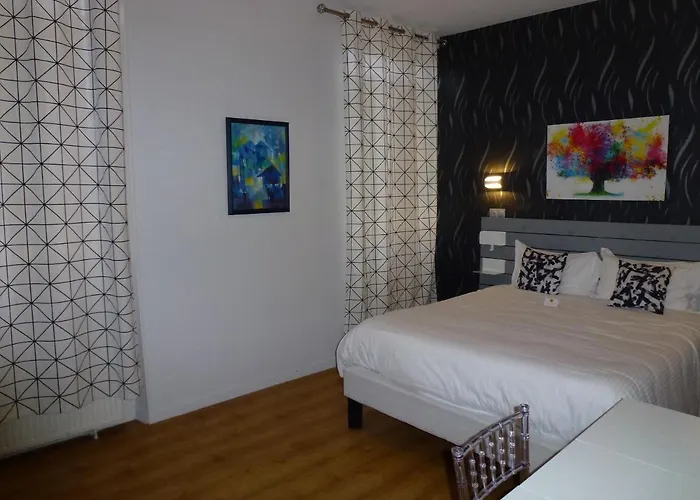 Logis L'arche De Hotell