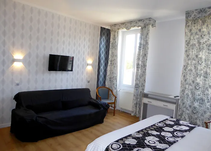 Logis L'arche De Hotell 2*